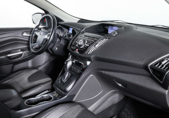 Подержанный автомобиль Ford Kuga 2013 года (9 фото)