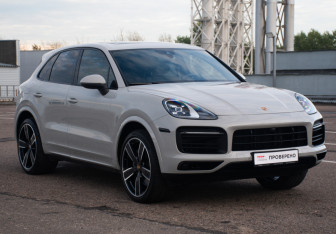 Подержанный автомобиль Porsche Cayenne 2023 года (3 фото)