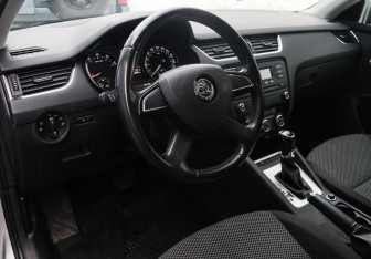 Подержанный автомобиль Skoda Octavia Liftback 2014 года (12 фото)