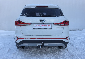 Подержанный автомобиль Jetta VS7 2022 года (6 фото)