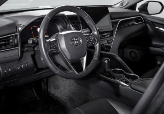 Подержанный автомобиль Toyota Camry Sedan 2023 года (14 фото)