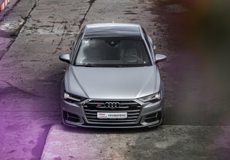 Подержанный автомобиль Audi S6 Sedan 2020 года (2 фото)