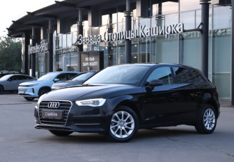 Подержанный автомобиль Audi A3 Hatchback 2015 года (19 фото)