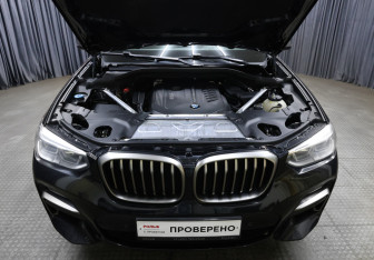 Подержанный автомобиль BMW X4 2019 года (9 фото)