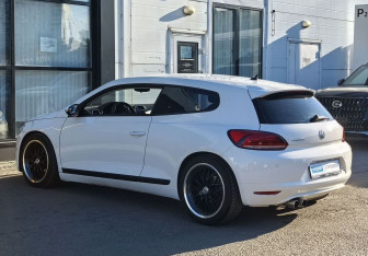 Подержанный автомобиль Volkswagen Scirocco 2011 года (7 фото)
