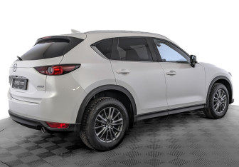 Подержанный автомобиль Mazda CX-5 2017 года (6 фото)