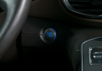 Подержанный автомобиль Hyundai Santa Fe 2022 года (15 фото)