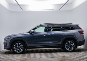 Подержанный автомобиль Skoda Kodiaq 2025 года (8 фото)