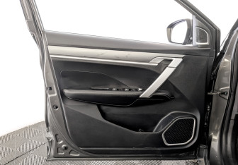 Подержанный автомобиль Geely Coolray 2022 года (19 фото)