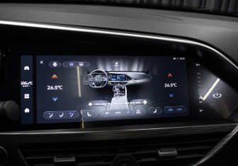 Подержанный автомобиль Geely Tugella 2023 года (18 фото)