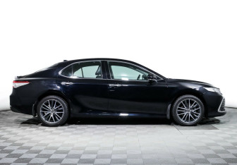 Подержанный автомобиль Toyota Camry Sedan 2021 года (4 фото)