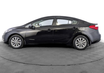 Подержанный автомобиль Kia Cerato Sedan 2016 года (8 фото)