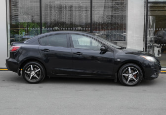 Подержанный автомобиль Mazda 3 Sedan 2009 года (3 фото)