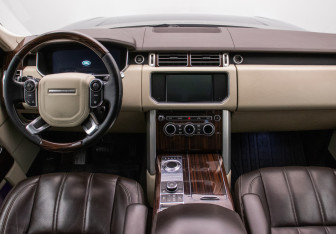Подержанный автомобиль Land Rover Range Rover 2015 года (13 фото)