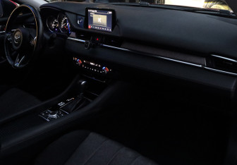 Подержанный автомобиль Mazda 6 Sedan 2022 года (9 фото)