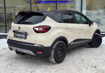 Подержанный автомобиль Renault Kaptur 2019 года (8 фото)