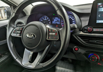 Подержанный автомобиль Kia Cerato Sedan 2021 года (21 фото)