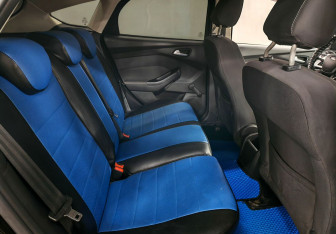 Подержанный автомобиль Ford Focus Hatchback 2012 года (13 фото)
