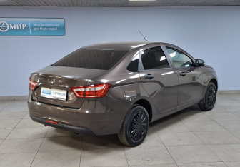 Подержанный автомобиль LADA (ВАЗ) Vesta Sedan 2018 года (5 фото)