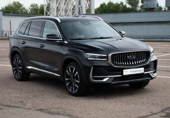 Подержанный автомобиль Geely Monjaro 2023 года (3 фото)
