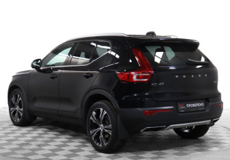 Подержанный автомобиль Volvo XC40 2019 года (7 фото)