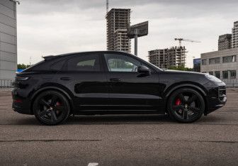 Подержанный автомобиль Porsche Cayenne 2025 года (4 фото)