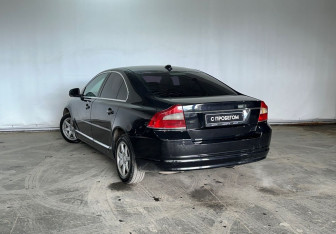 Подержанный автомобиль Volvo S80 2011 года (7 фото)