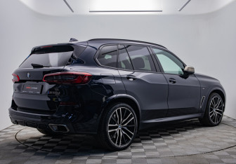Подержанный автомобиль BMW X5 2019 года (5 фото)