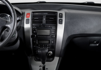 Подержанный автомобиль Hyundai Tucson 2008 года (12 фото)