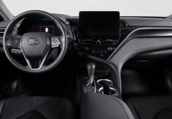 Подержанный автомобиль Toyota Camry Sedan 2023 года (12 фото)