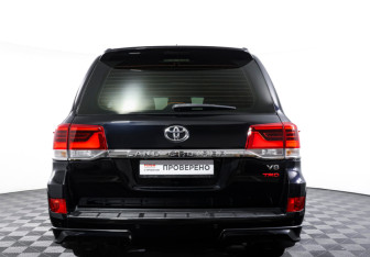 Подержанный автомобиль Toyota Land Cruiser Suv 2019 года (6 фото)