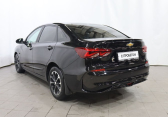 Подержанный автомобиль Chevrolet Monza 2023 года (6 фото)
