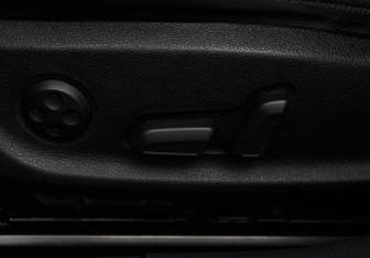 Подержанный автомобиль Audi A6 Sedan 2012 года (15 фото)