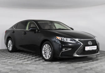Подержанный автомобиль Lexus ES 2016 года (3 фото)