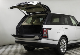 Подержанный автомобиль Land Rover Range Rover 2014 года (19 фото)