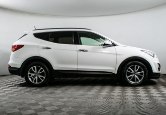 Подержанный автомобиль Hyundai Santa Fe 2013 года (4 фото)
