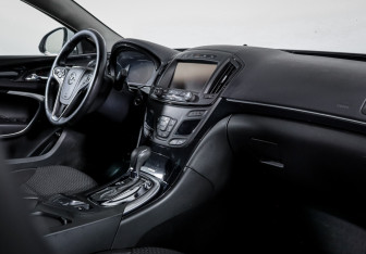 Подержанный автомобиль Opel Insignia Wagon 2015 года (9 фото)