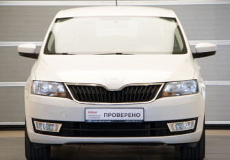 Подержанный автомобиль Skoda Rapid Liftback 2016 года (2 фото)