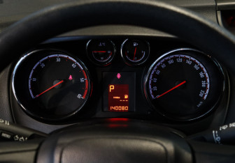Подержанный автомобиль Opel Meriva 2012 года (19 фото)