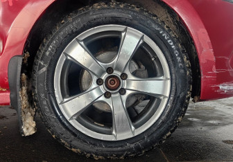 Подержанный автомобиль Volkswagen Polo Sedan 2011 года (16 фото)