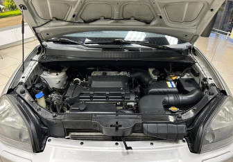 Подержанный автомобиль Hyundai Tucson 2008 года (17 фото)