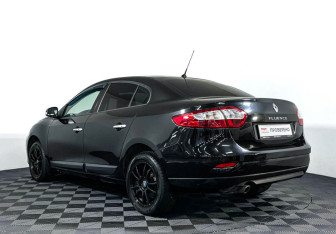 Подержанный автомобиль Renault Fluence 2013 года (7 фото)