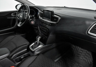 Подержанный автомобиль Kia Ceed Wagon 2019 года (6 фото)