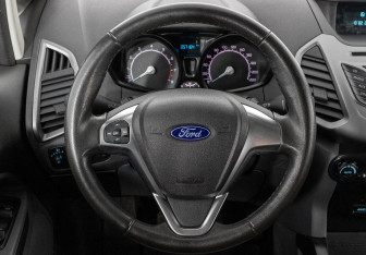 Подержанный автомобиль Ford EcoSport 2017 года (11 фото)