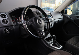 Подержанный автомобиль Volkswagen Tiguan 2012 года (12 фото)