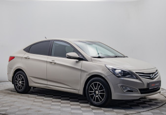 Подержанный автомобиль Hyundai Solaris Sedan 2015 года (7 фото)