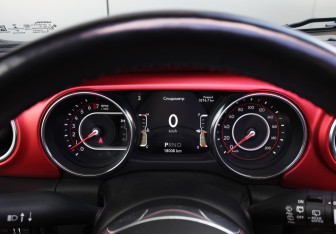 Подержанный автомобиль Jeep Wrangler 2020 года (14 фото)
