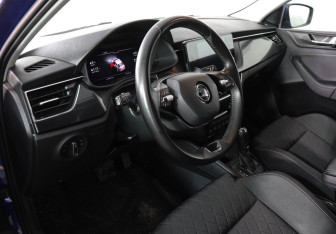 Подержанный автомобиль Skoda Rapid Liftback 2021 года (9 фото)