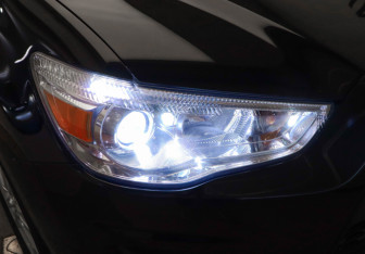 Подержанный автомобиль Mitsubishi ASX 2012 года (21 фото)