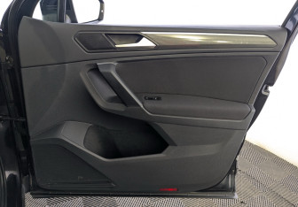 Подержанный автомобиль Volkswagen Tiguan 2019 года (23 фото)